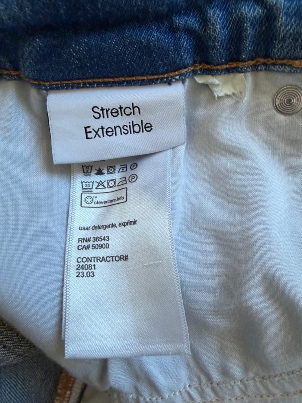 Forever 21 Men Light Blue Denim Jeans with Gold Stitching - Picture 3 of 10